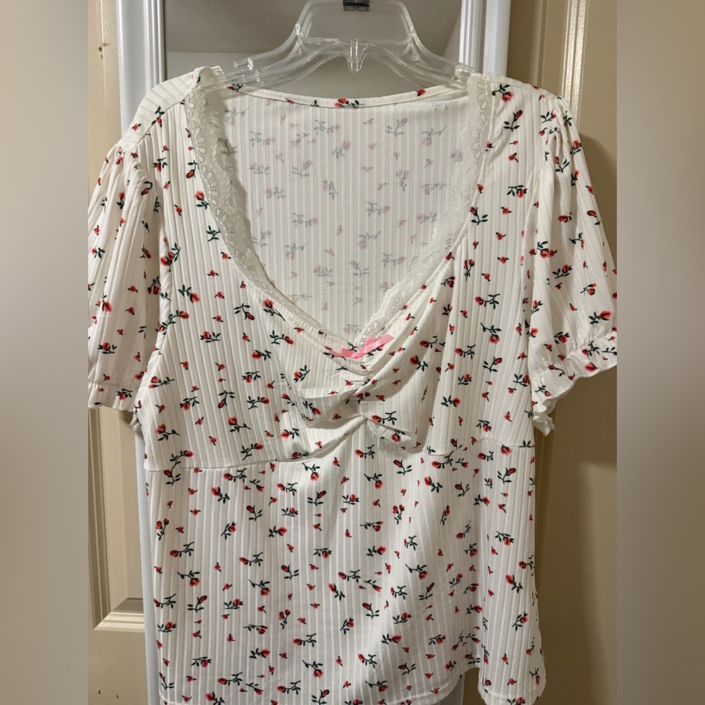 SHEIN Curve scalloped lace top